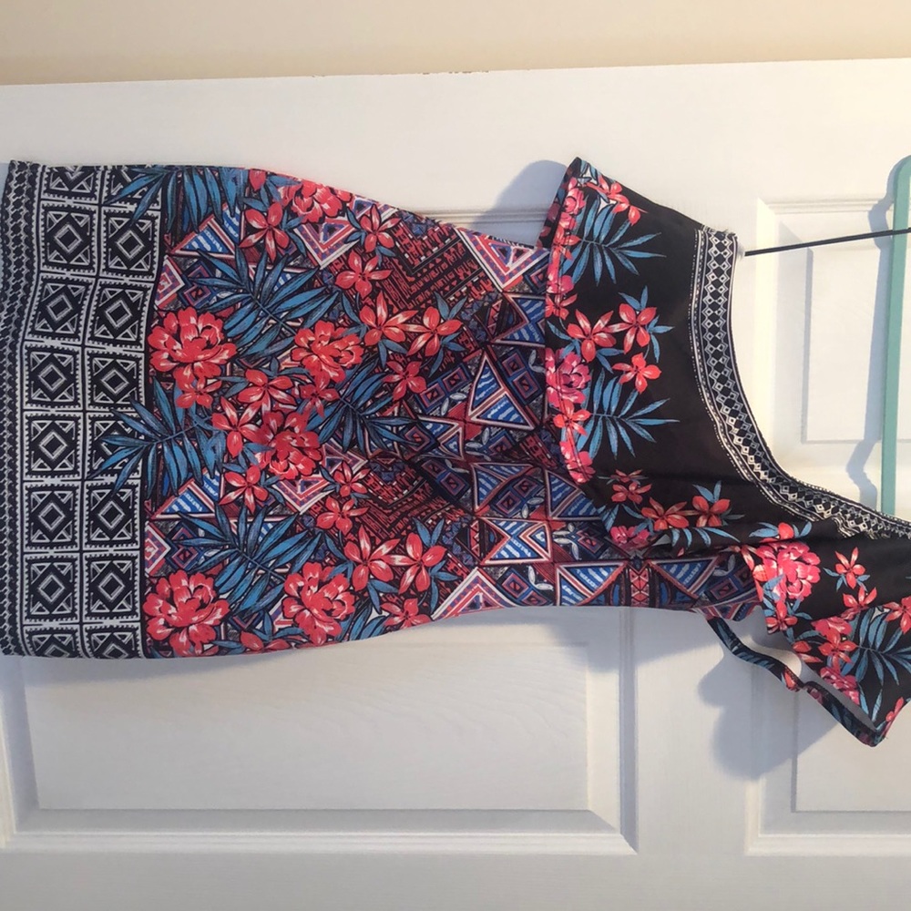 Vici tropical print dress. Never worn! Size large